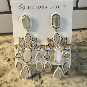 🤍 Kendra Scott Greta Statement Earrings in Gold/Ivory Mix 🤍
